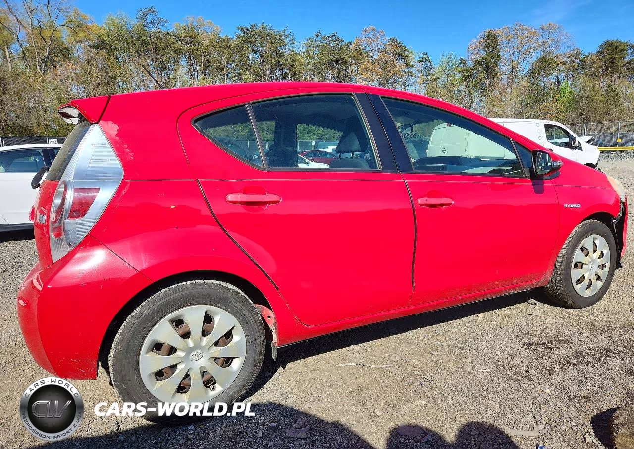 2012 Toyota Prius C Two VIN:JTDKDTB3XC1002231 - 3