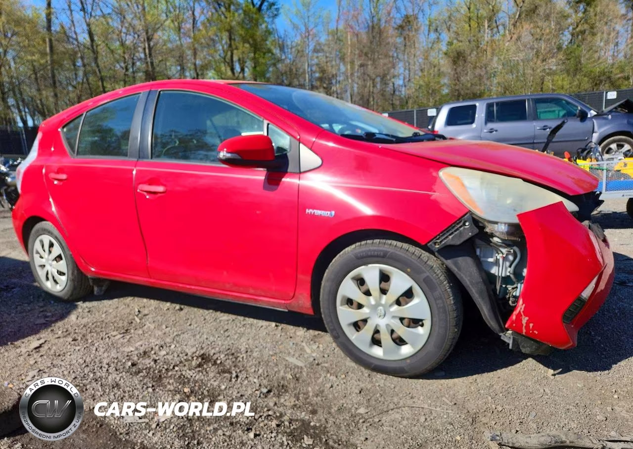 2012 Toyota Prius C Two VIN:JTDKDTB3XC1002231 - 4