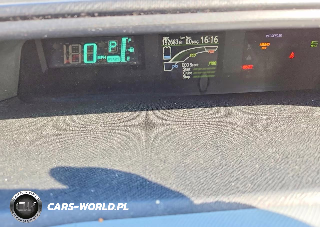 2012 Toyota Prius C Two VIN:JTDKDTB3XC1002231 - 9