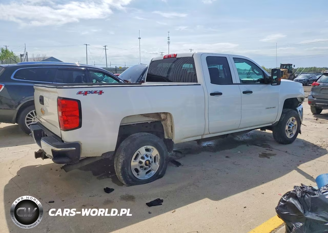 2015 Chevrolet Silverado K2500 Heavy Duty VIN:1GC2KUEG6FZ542675 - 3