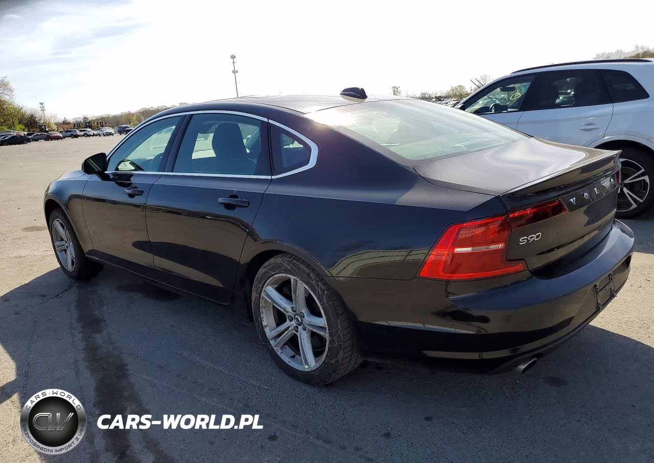 2018 Volvo S90 T5 Momentum VIN:LVY982MK2JP022672 - 2