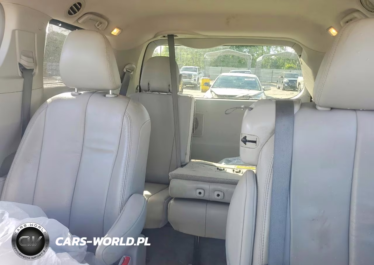 2013 Toyota Sienna Xle 8-Passenger VIN:5TDYK3DC8DS402970 - 10