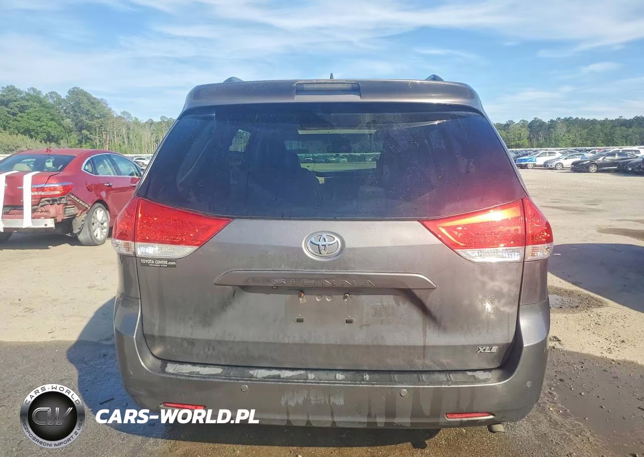 2013 Toyota Sienna Xle 8-Passenger VIN:5TDYK3DC8DS402970 - 6