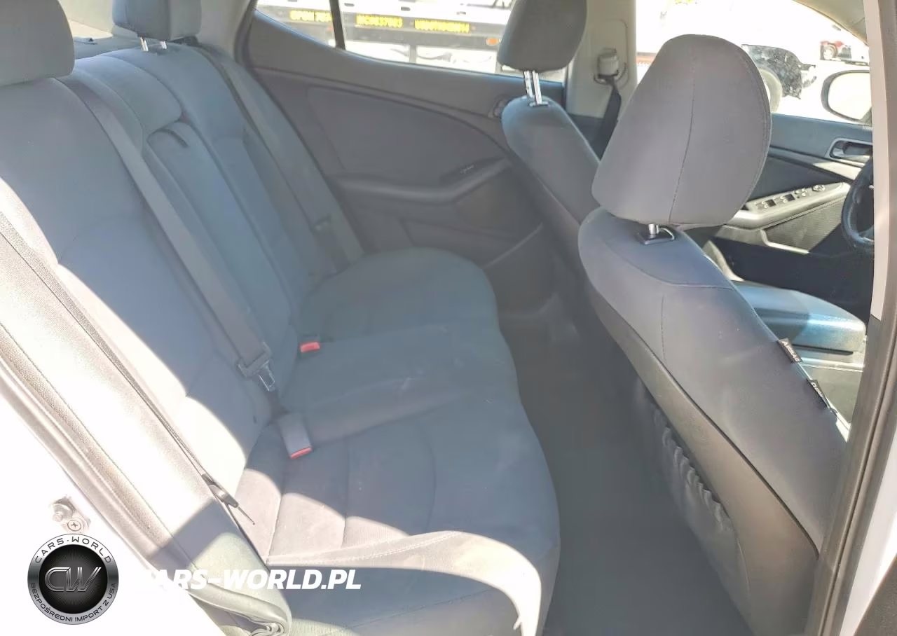 2015 Kia Optima Lx VIN:5XXGM4A78FG373736 - 10