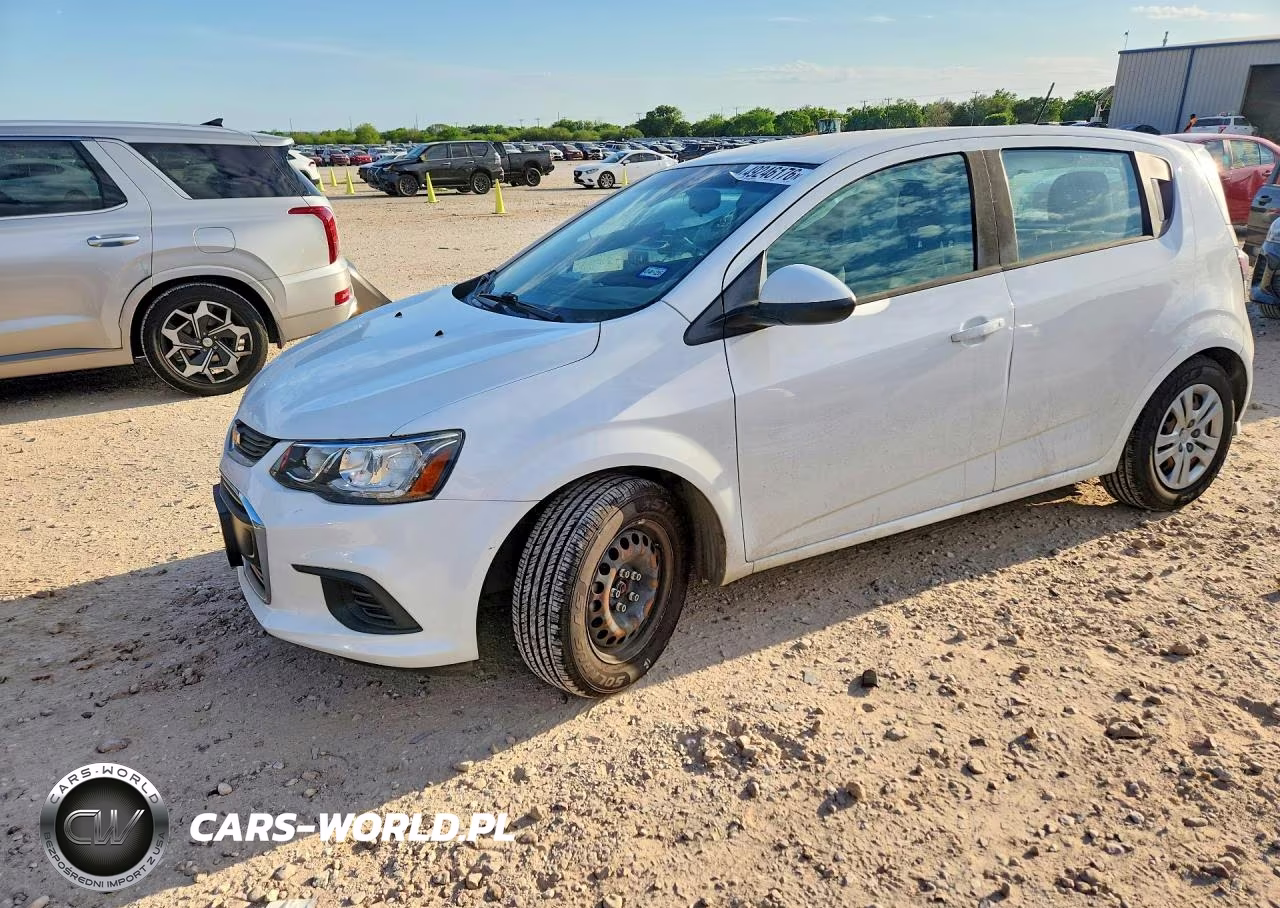 2018 Chevrolet Sonic – zdjęcie 1 z 12