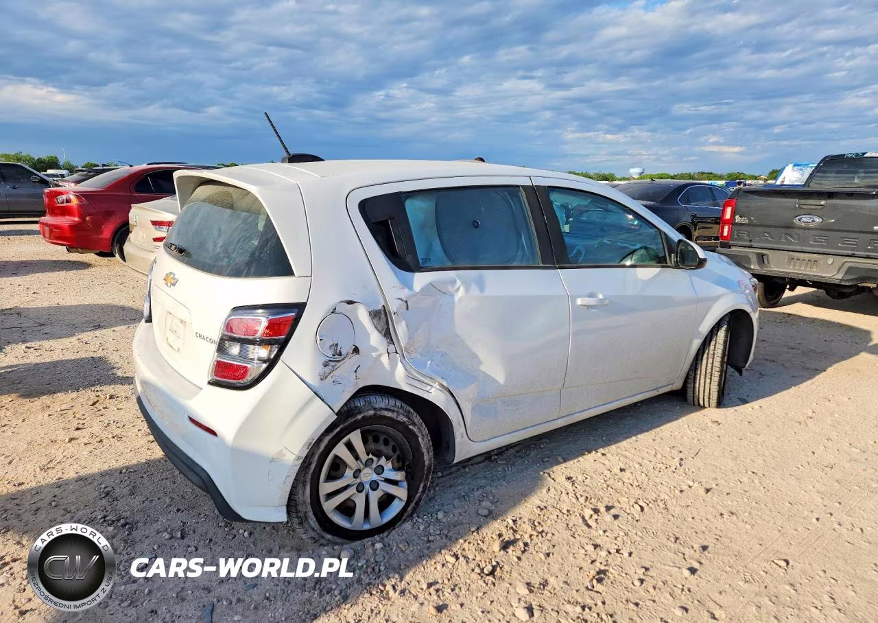 2018 Chevrolet Sonic VIN:1G1JG6SH5J4110180 - 3