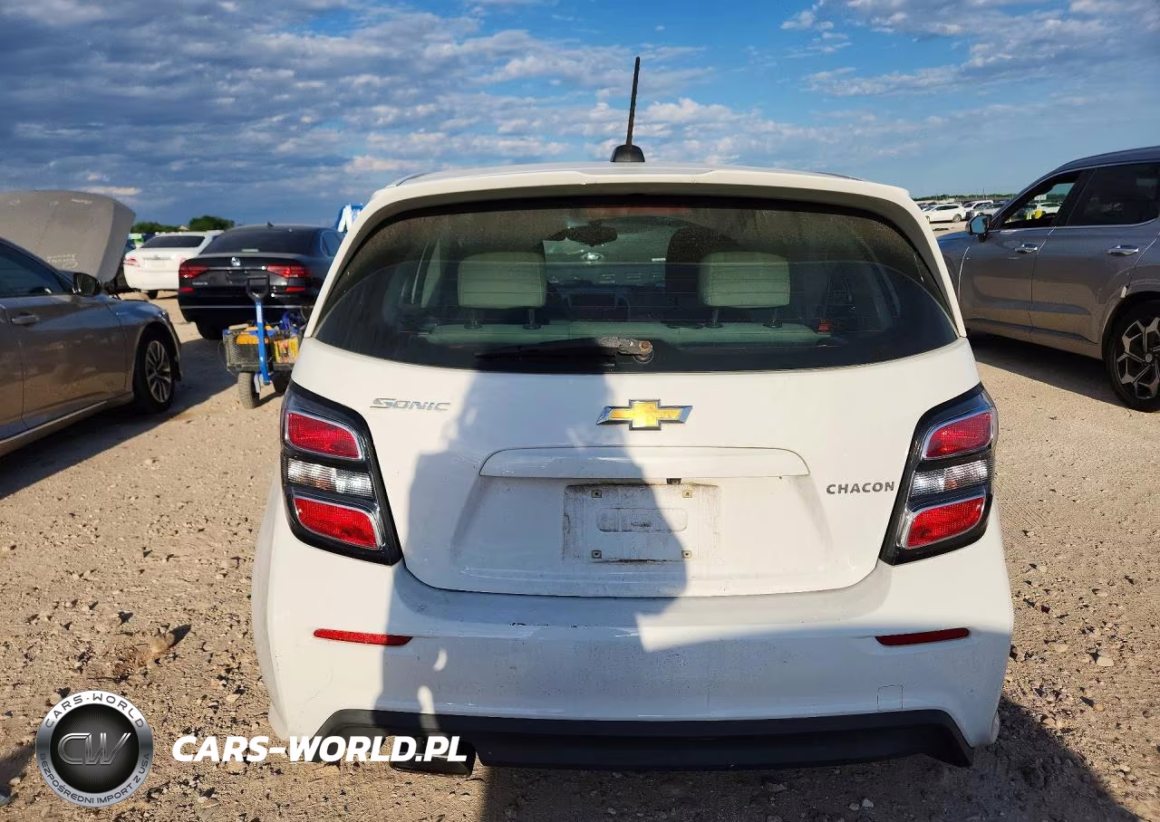 2018 Chevrolet Sonic VIN:1G1JG6SH5J4110180 - 6