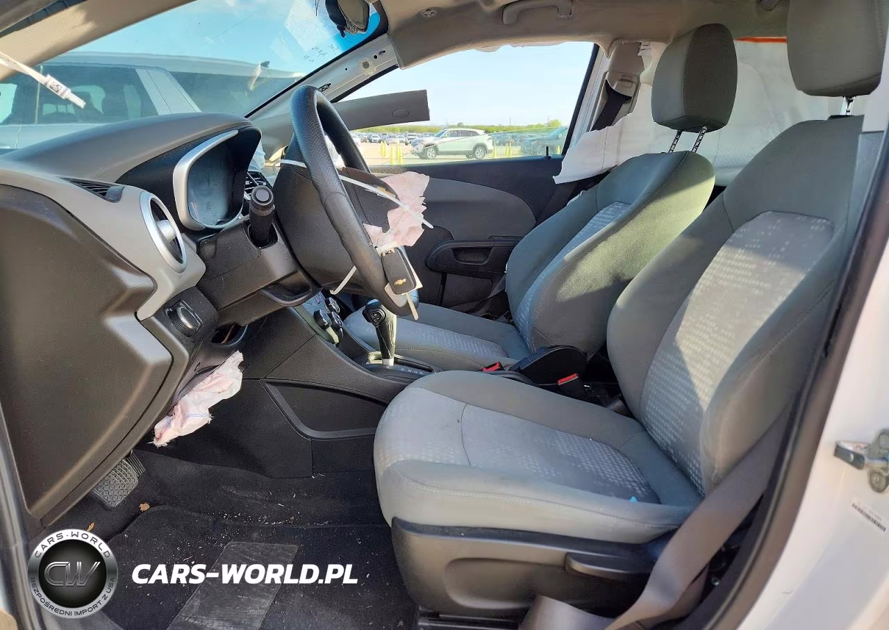 2018 Chevrolet Sonic VIN:1G1JG6SH5J4110180 - 7