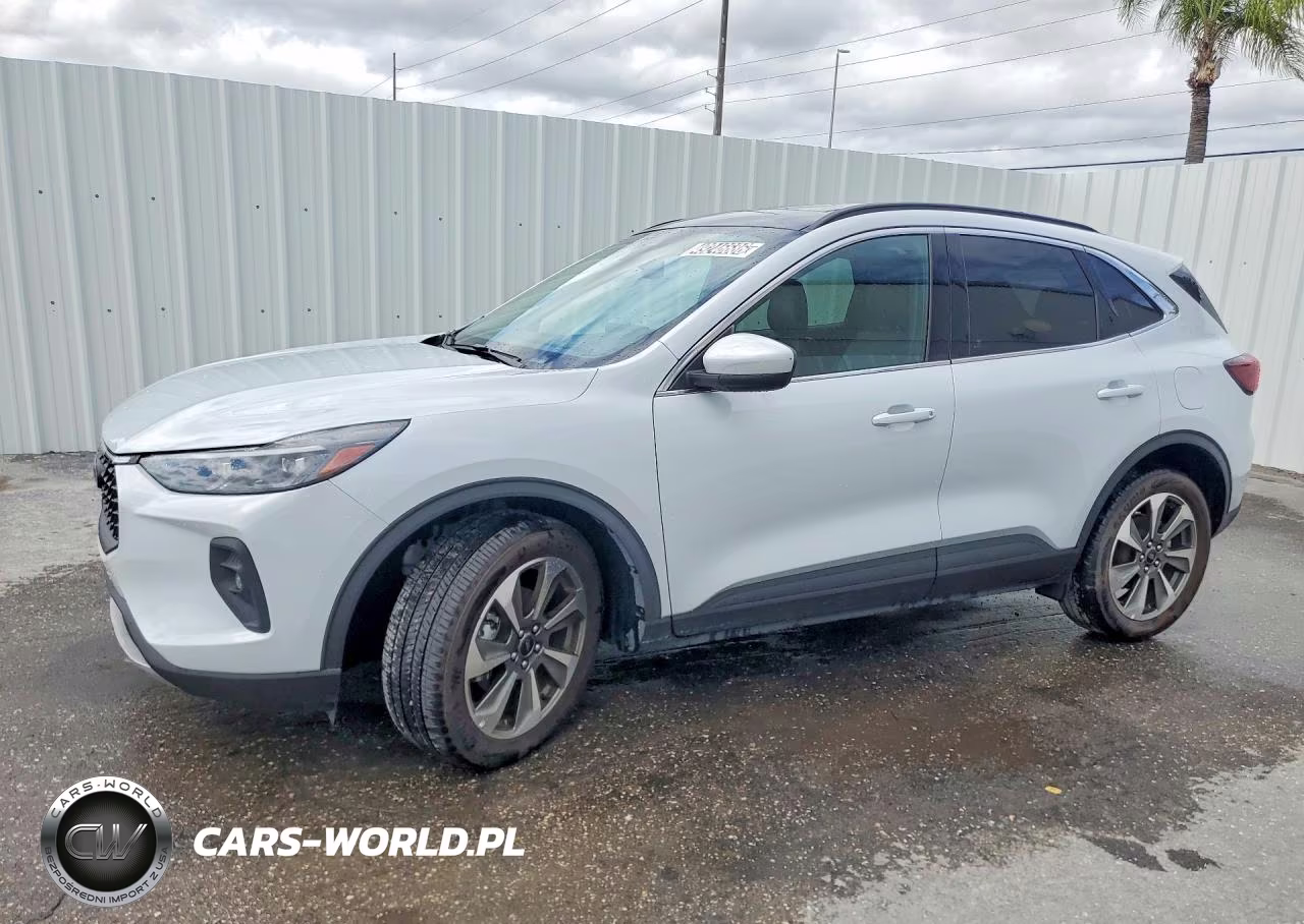 2025 Ford Escape Platinum