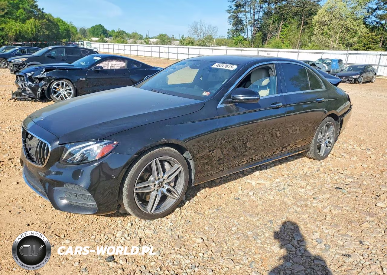 2017 Mercedes-Benz E 300 4Matic – zdjęcie 1 z 12