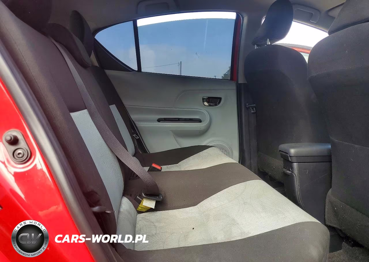 2014 Toyota Prius C Two VIN:JTDKDTB3XE1559353 - 11