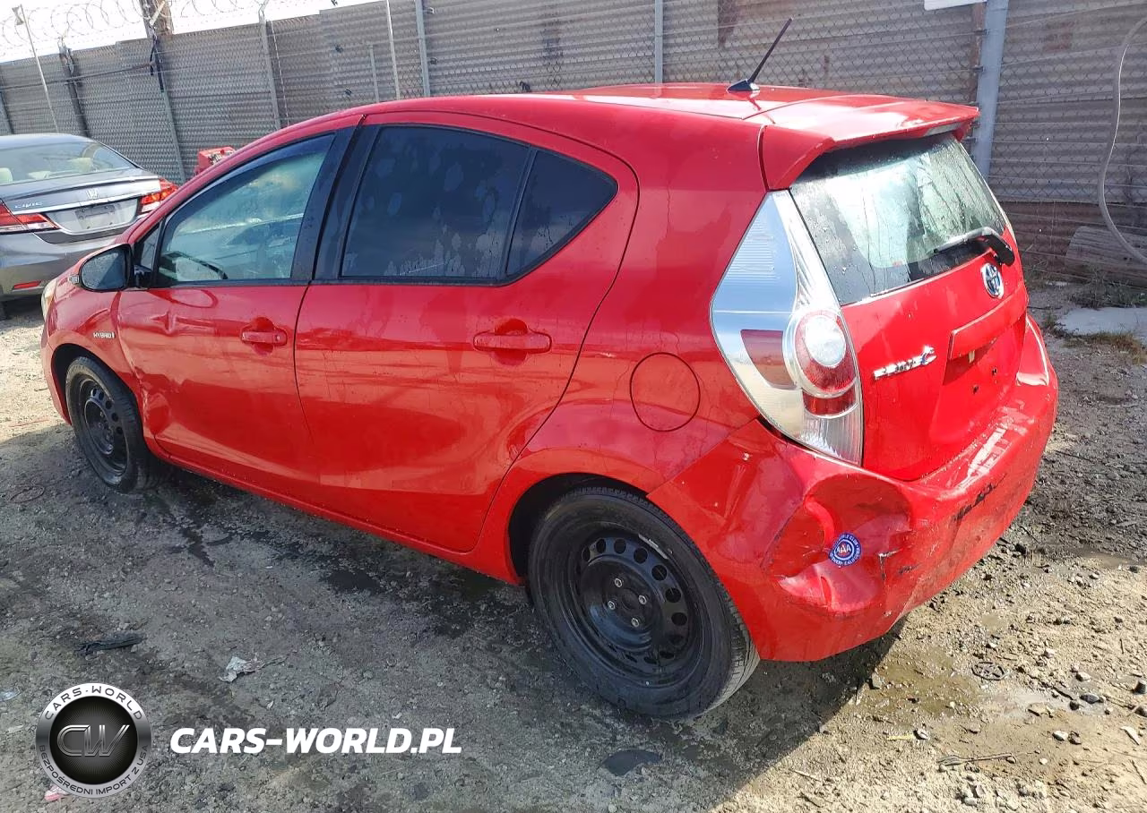 2014 Toyota Prius C Two VIN:JTDKDTB3XE1559353 - 2