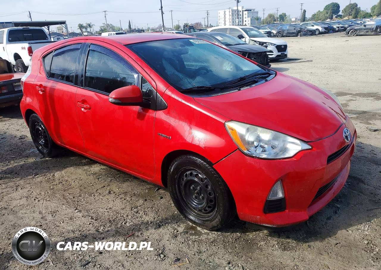 2014 Toyota Prius C Two VIN:JTDKDTB3XE1559353 - 4