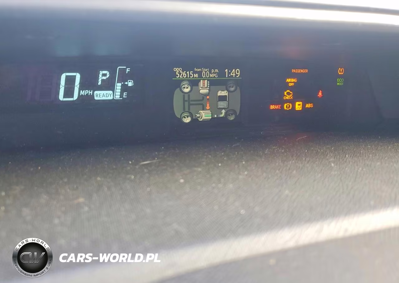2014 Toyota Prius C Two VIN:JTDKDTB3XE1559353 - 9