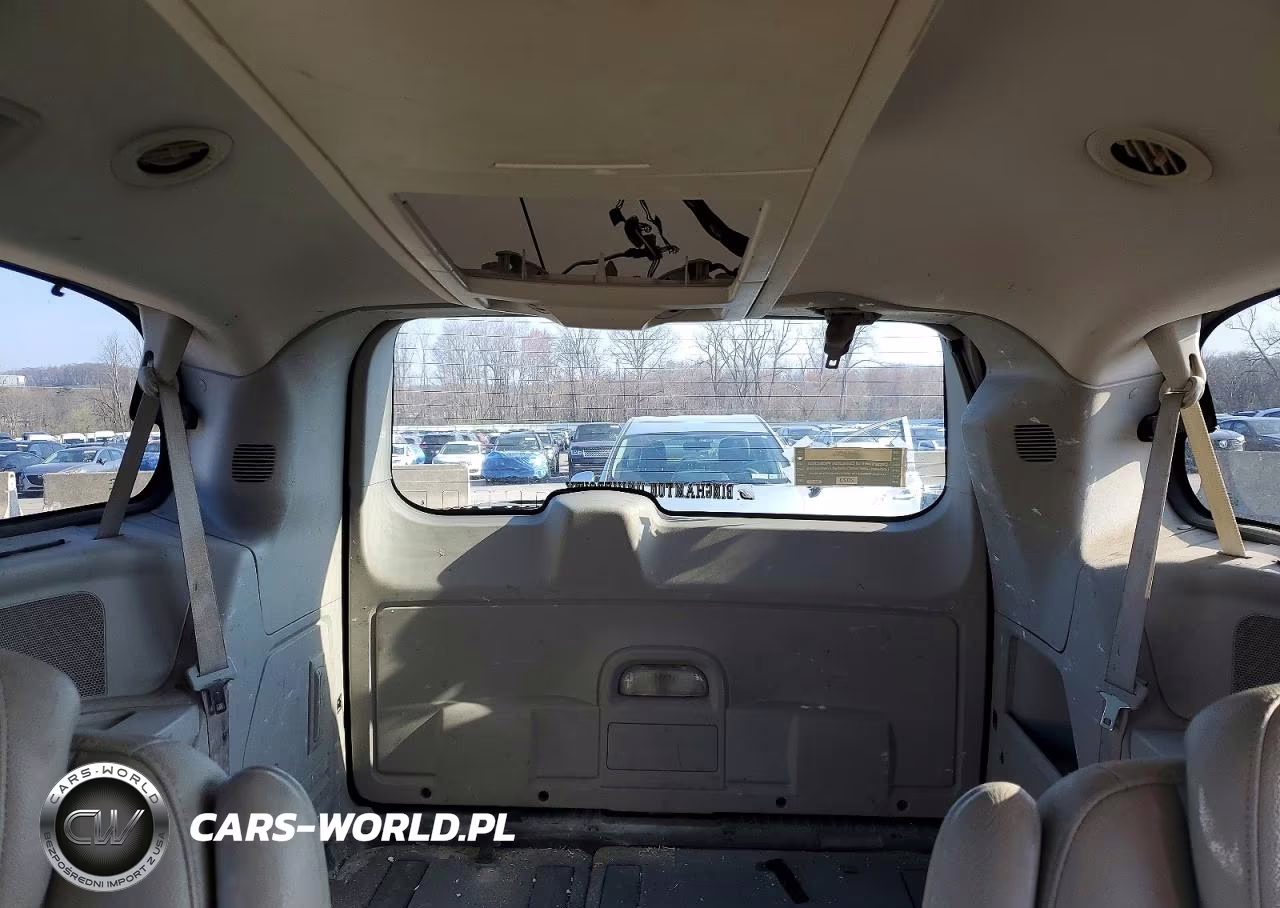 2008 Chrysler Town & Country Touring VIN:2A8HR54P88R762841 - 10