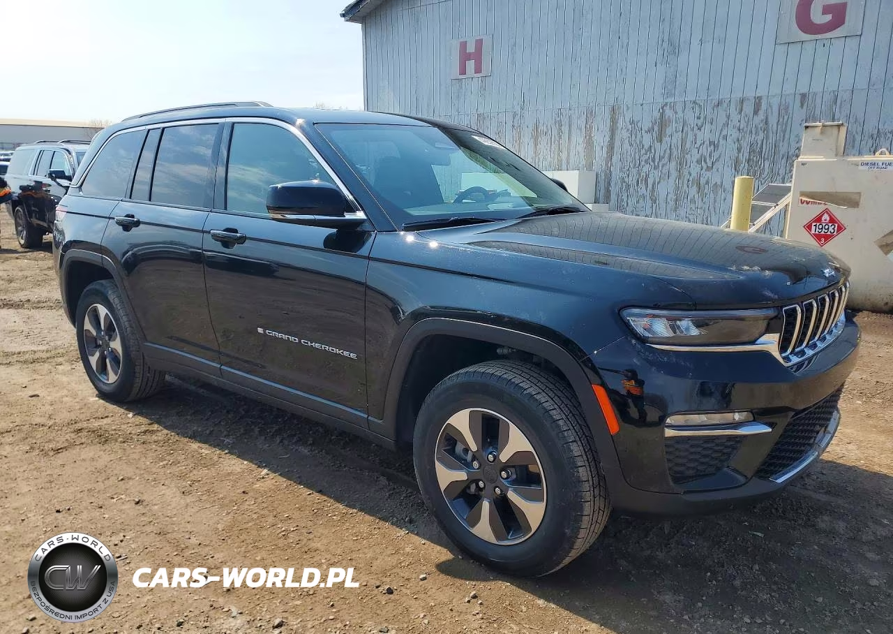 2025 Jeep Grand Cherokee 4Xe VIN:1C4RJYB63S8665774 - 4