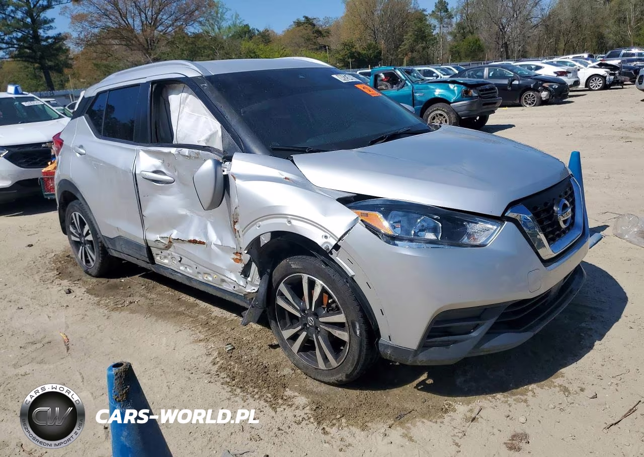2020 Nissan Kicks Sv VIN:3N1CP5CV4LL523772 - 4