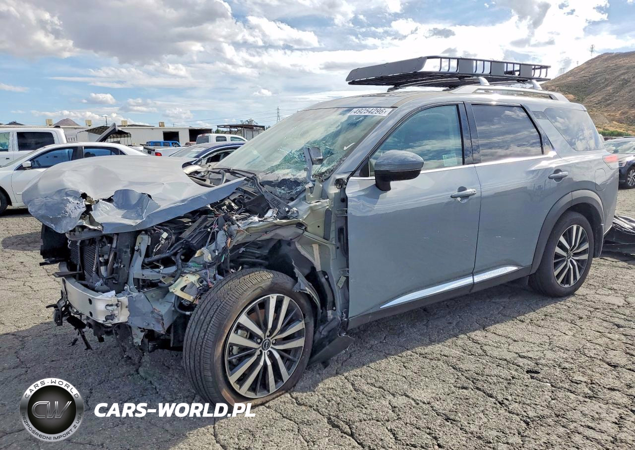 2025 Nissan Pathfinder Platinum