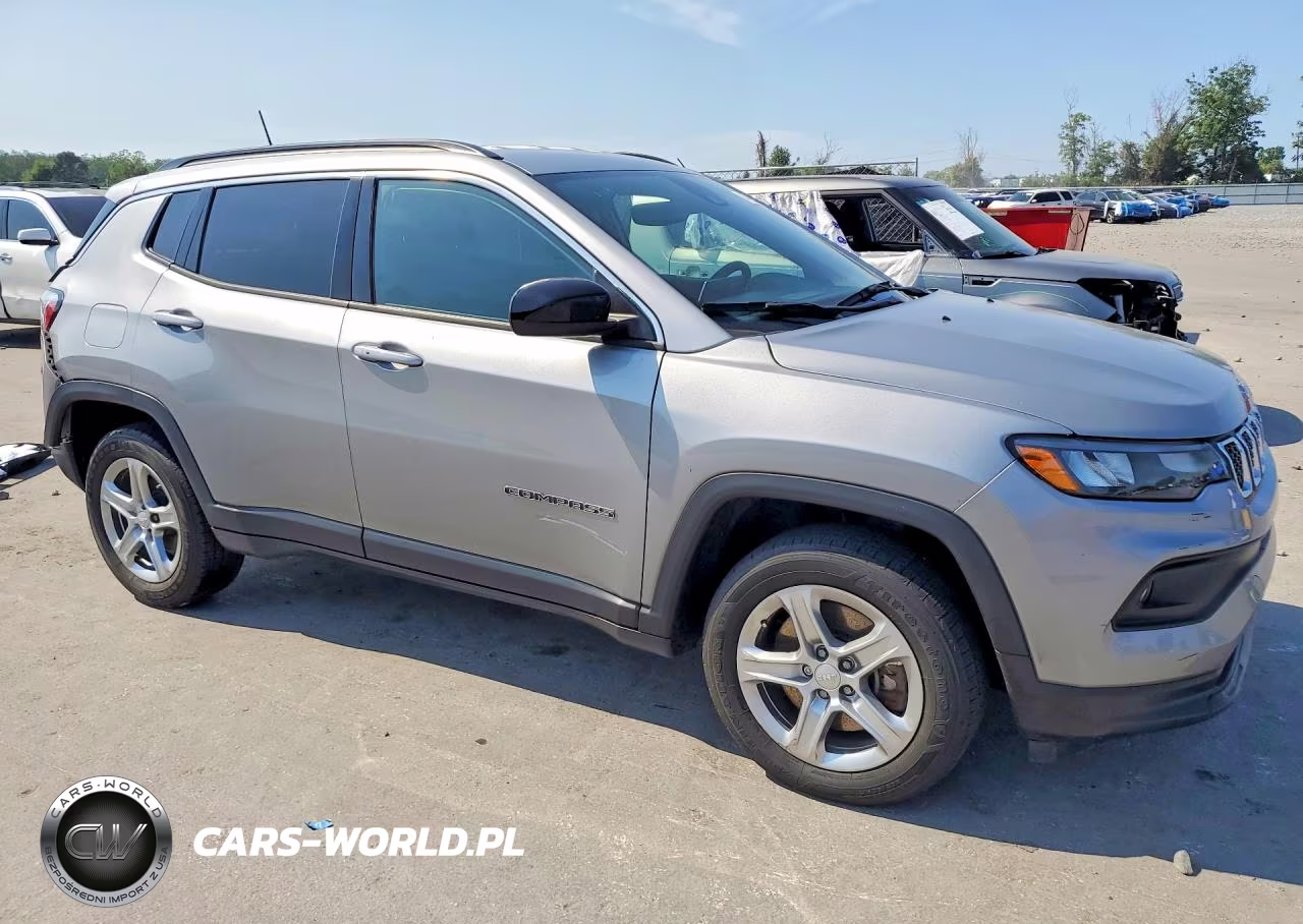 2024 Jeep Compass Latitude VIN:3C4NJDBN2RT594724 - 4