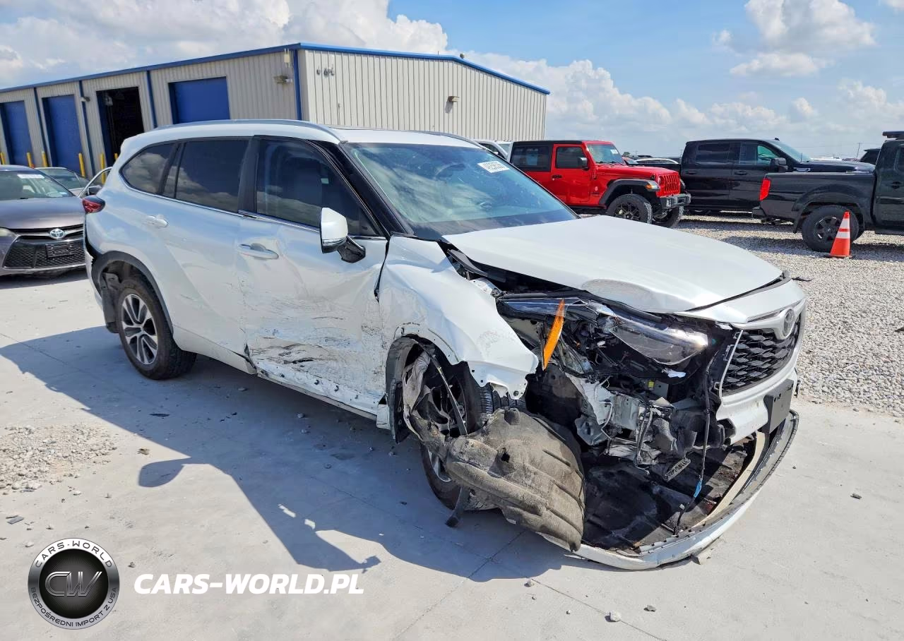 2023 Toyota Highlander Xle VIN:5TDKDRAH8PS028898 - 4