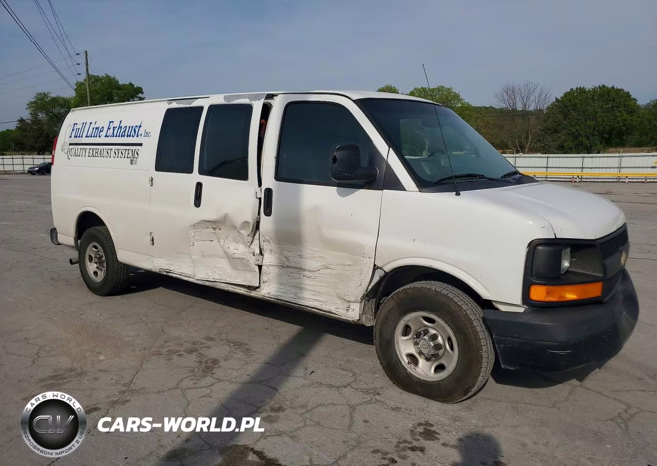 2012 Chevrolet Express 2500 Cargo Delivery Van VIN:1GCWGGCA0C1171977 - 4