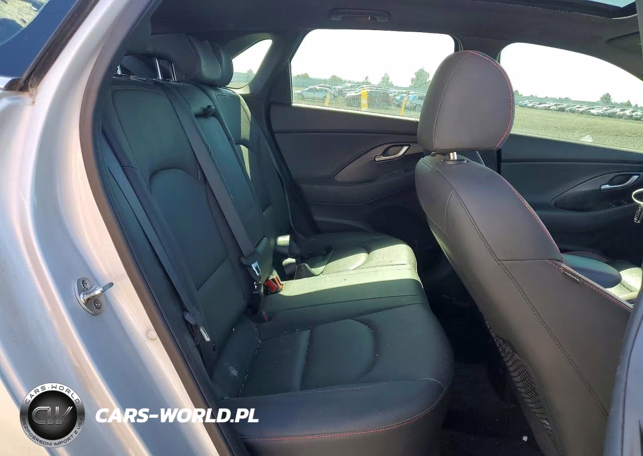 2018 Hyundai Elantra Gt Sport VIN:KMHH55LC2JU008971 - 10