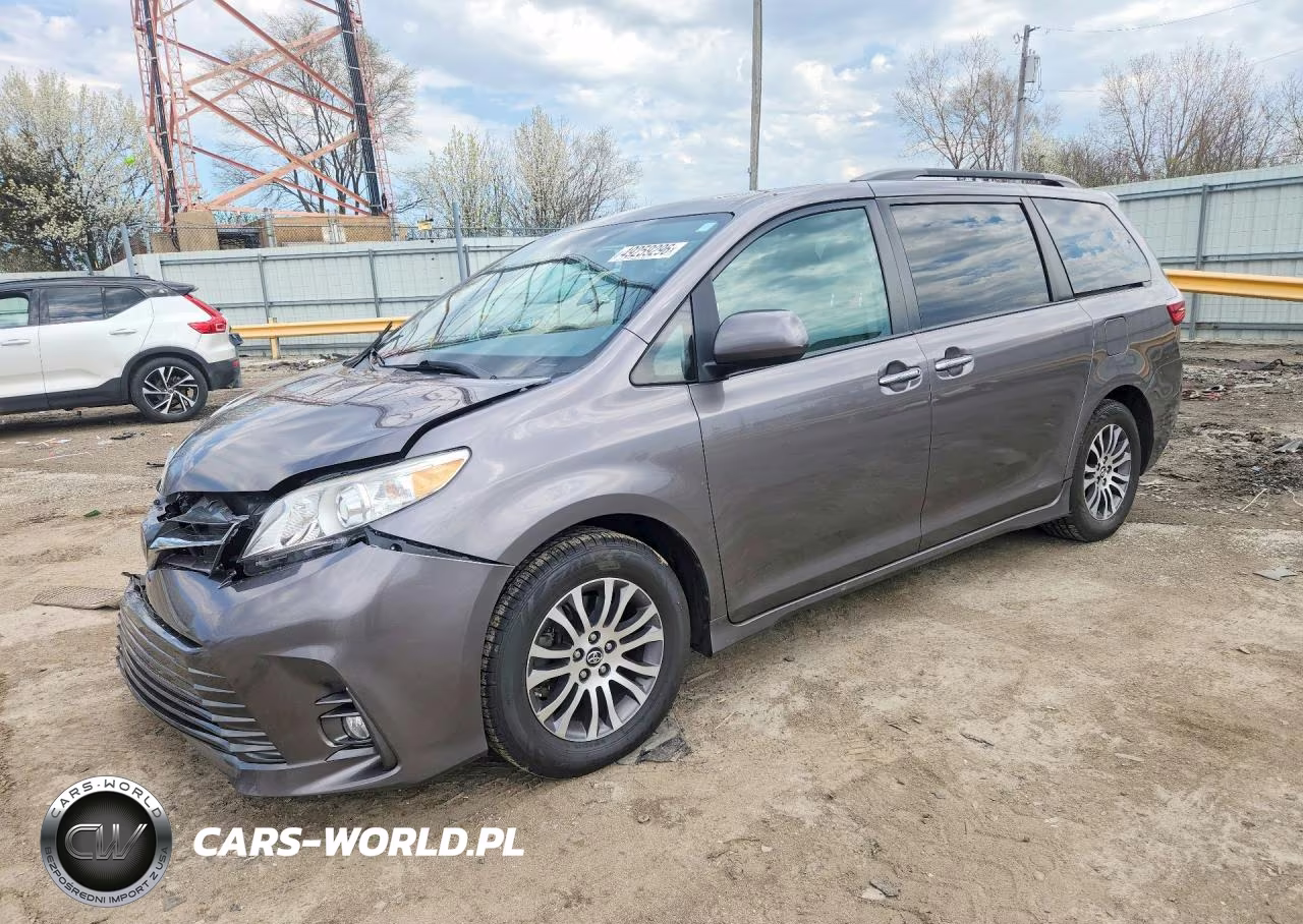 2018 Toyota Sienna Xle 8-Passenger