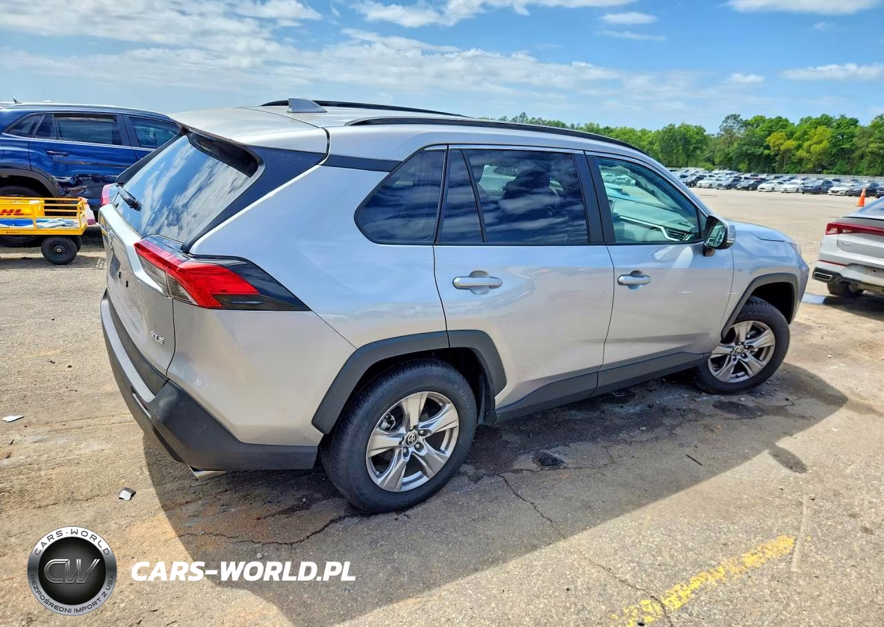 2025 Toyota Rav4 Xle VIN:2T3W1RFV3SC341150 - 3