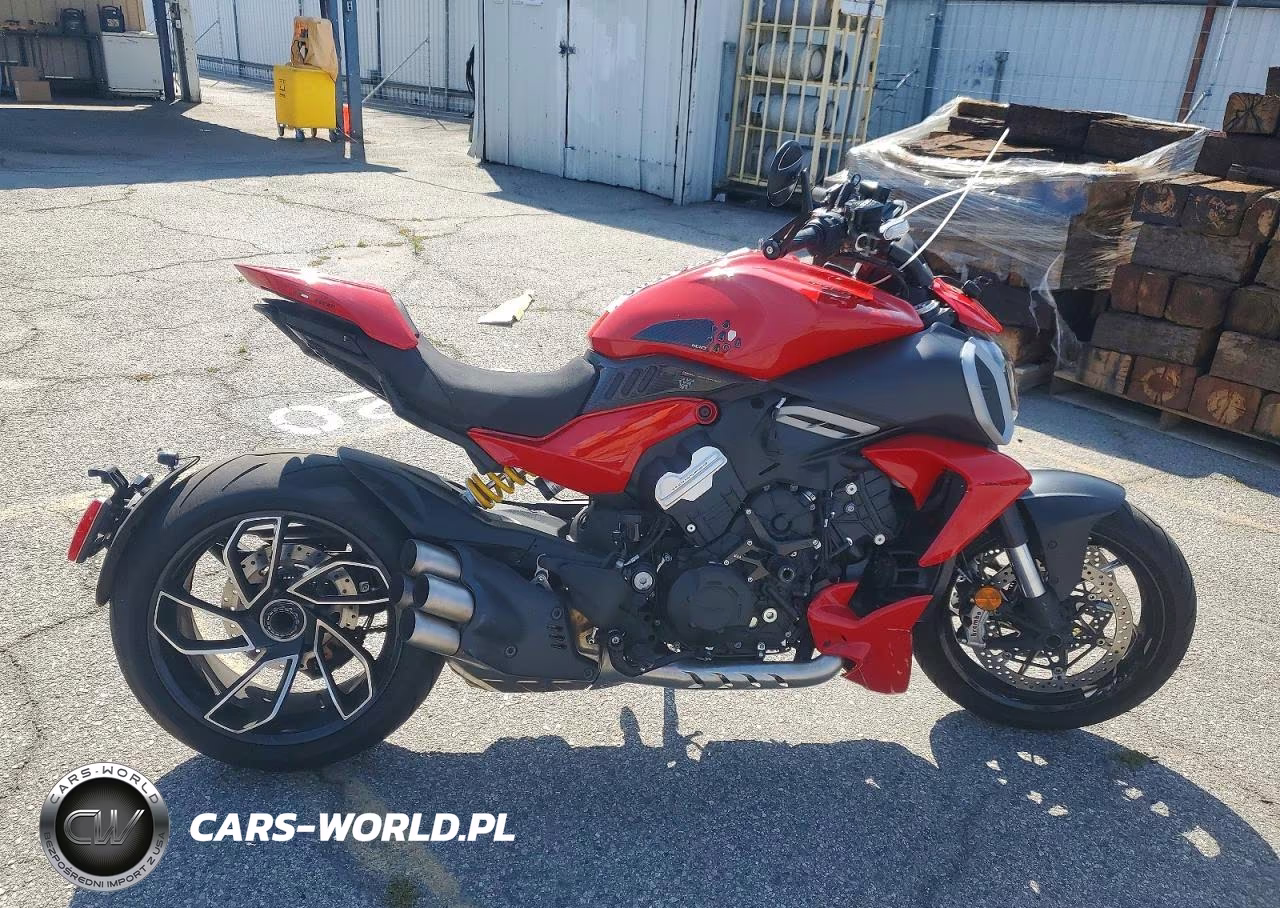 2025 Ducati Diavel V4
