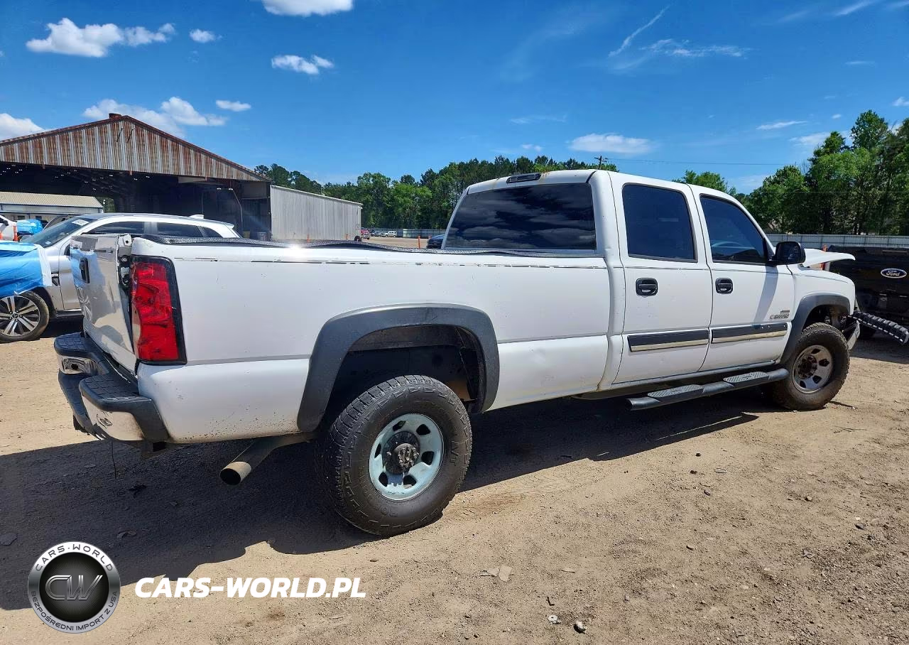 2005 Chevrolet Slvr 2500 VIN:1GCHC23255F926918 - 3