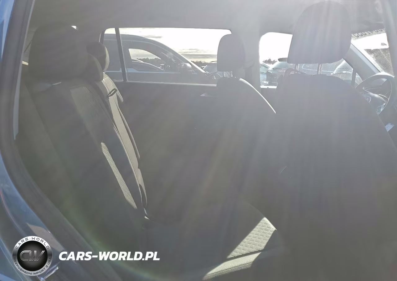 2018 Volkswagen Tiguan S VIN:3VV1B7AX6JM011684 - 10