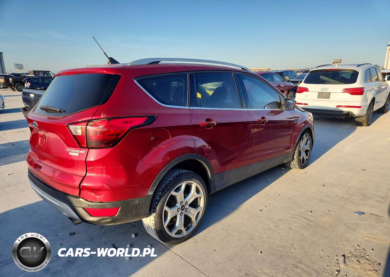 2019 Ford Escape Titanium VIN:1FMCU0J97KUC25764 - 3