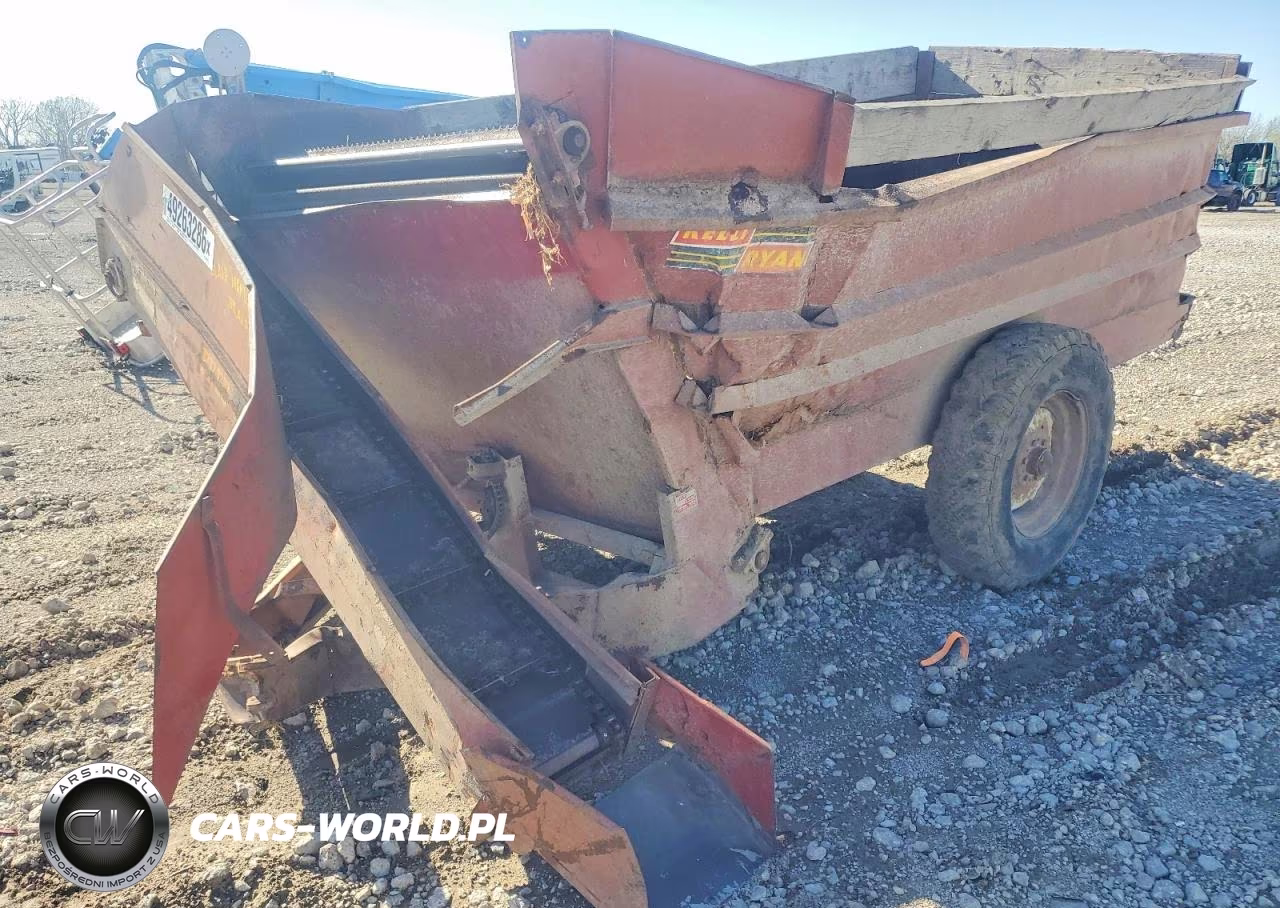 2005 Kelly Ryan Feed-R-Wagon Feed Mixer VIN:FRW9011 - 9