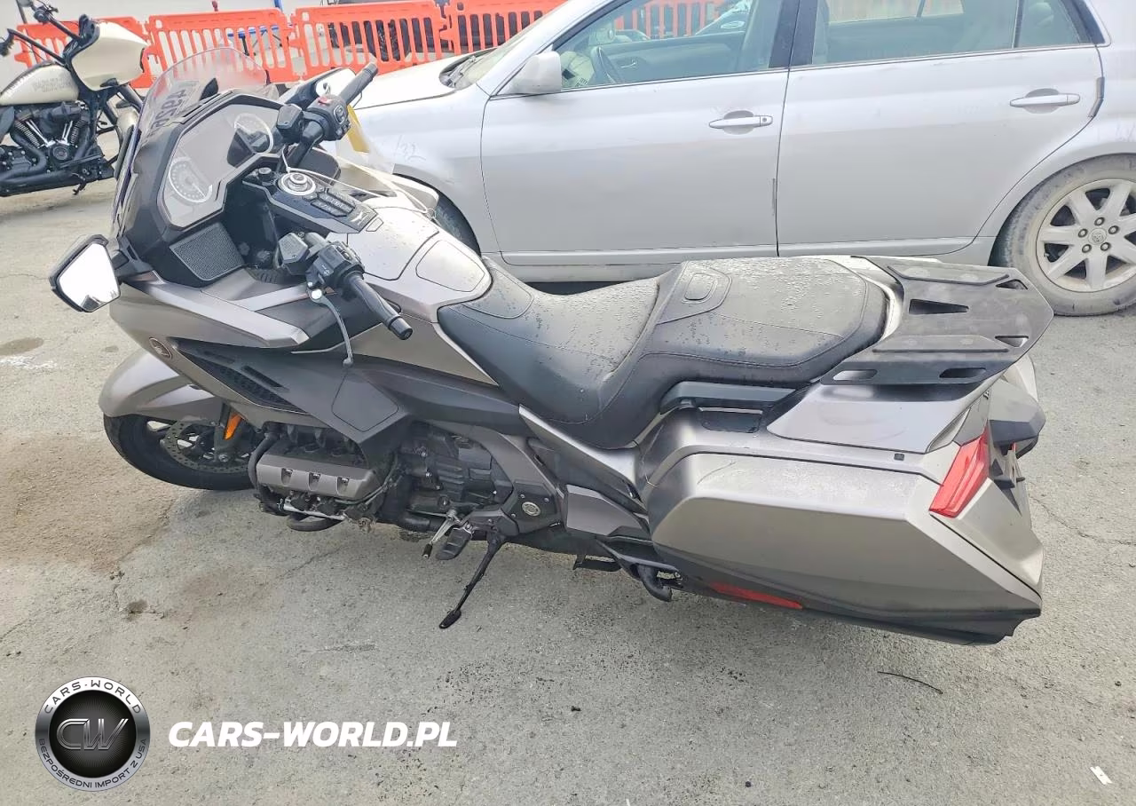 2018 Honda Gl1800 B VIN:JH2SC7911JK000526 - 3