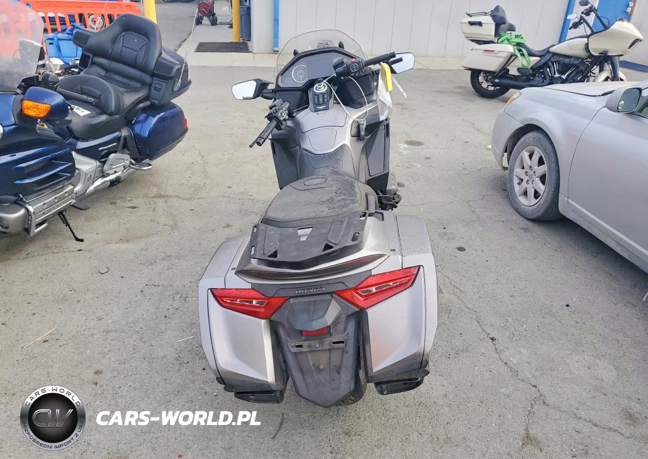 2018 Honda Gl1800 B VIN:JH2SC7911JK000526 - 6