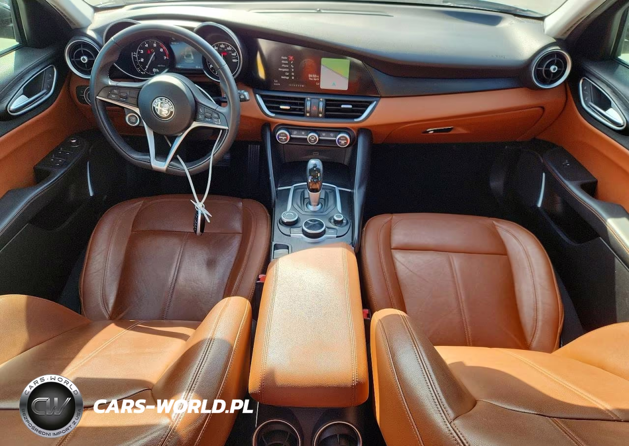 2018 Alfa Romeo Giulia VIN:ZARFAEBN4J7580512 - 8