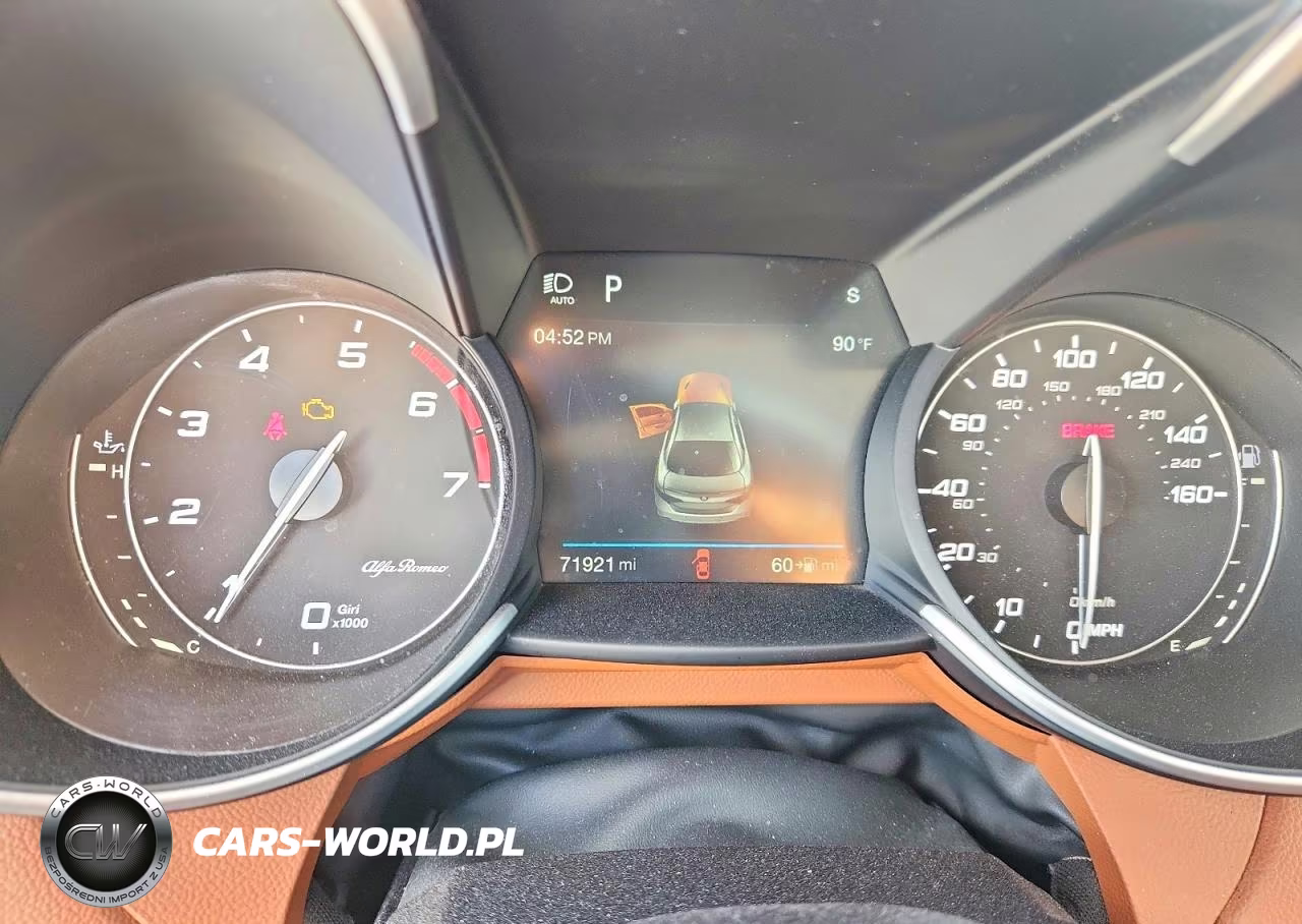 2018 Alfa Romeo Giulia VIN:ZARFAEBN4J7580512 - 9