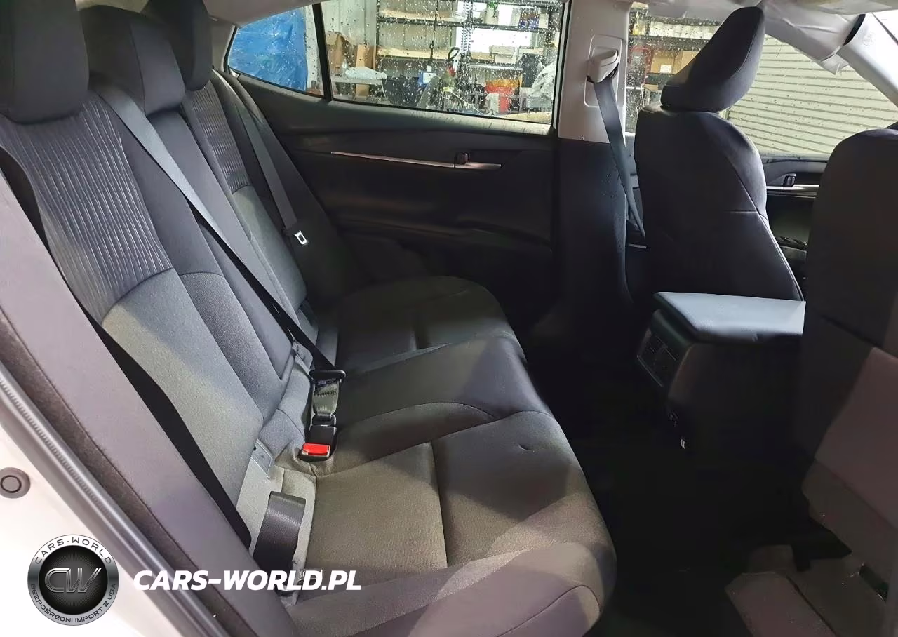 2025 Toyota Camry Le VIN:4T1DAACK6SU640299 - 10