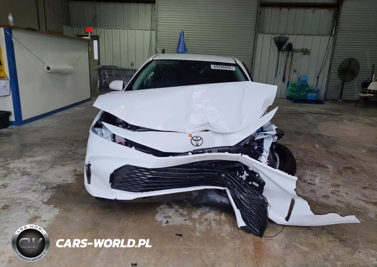 2025 Toyota Camry Le VIN:4T1DAACK6SU640299 - 5