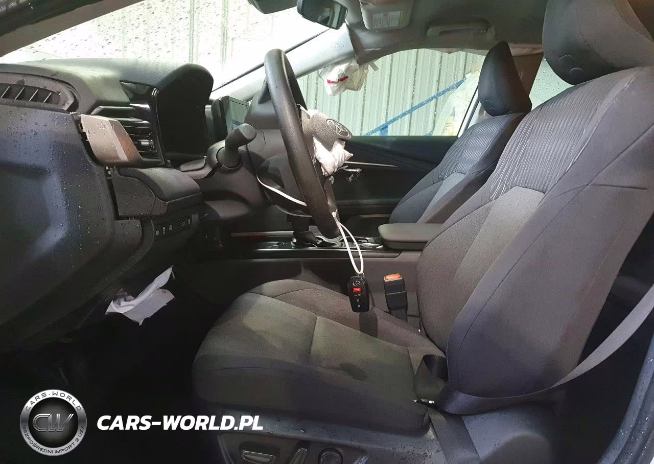 2025 Toyota Camry Le VIN:4T1DAACK6SU640299 - 7