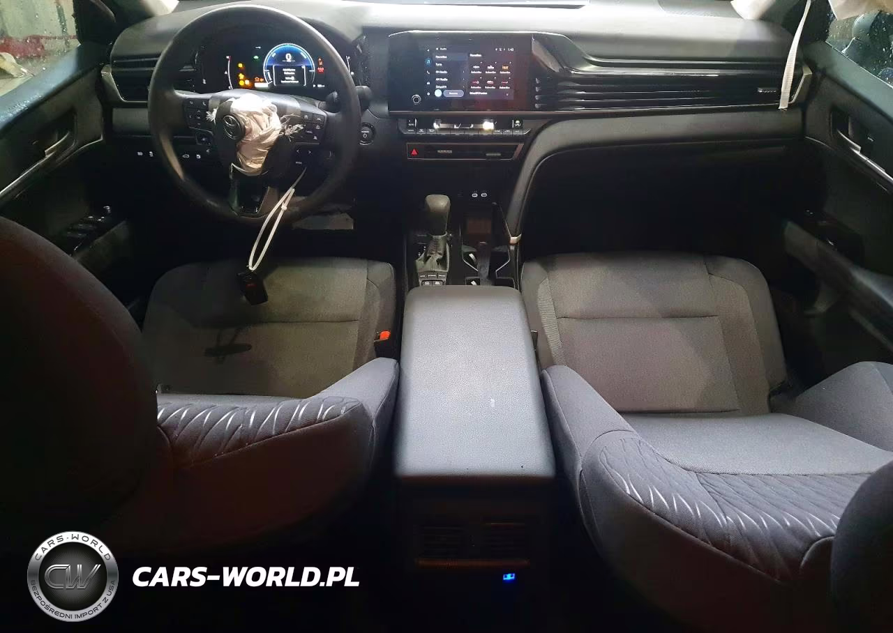 2025 Toyota Camry Le VIN:4T1DAACK6SU640299 - 8