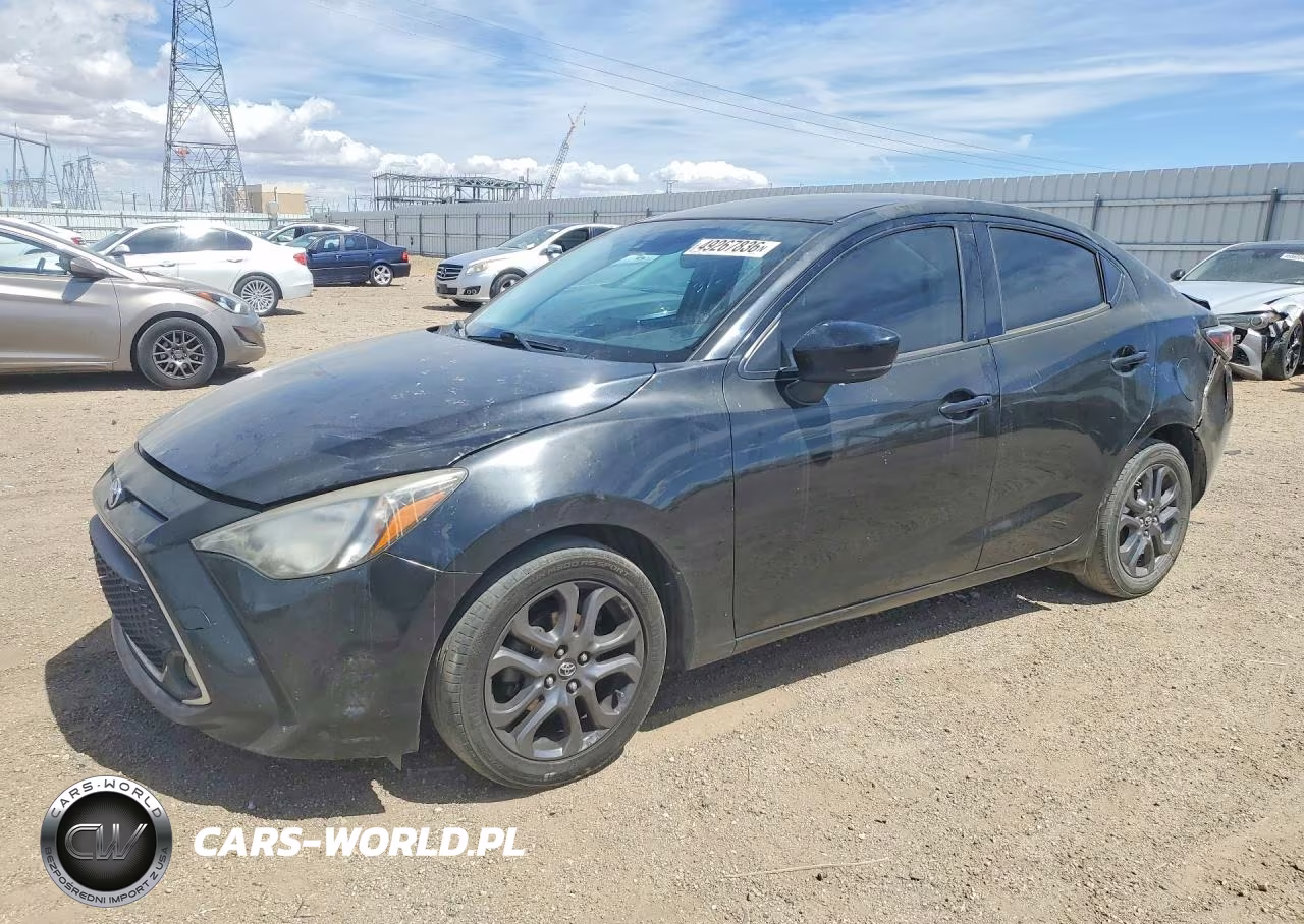2019 Toyota Yaris Le – zdjęcie 1 z 12