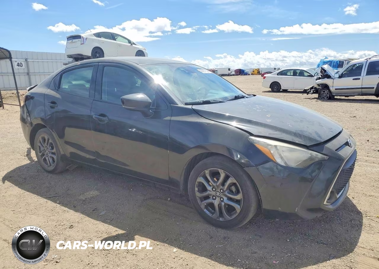2019 Toyota Yaris Le VIN:3MYDLBYV7KY504916 - 4