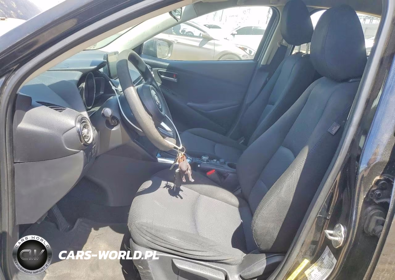 2019 Toyota Yaris Le VIN:3MYDLBYV7KY504916 - 7
