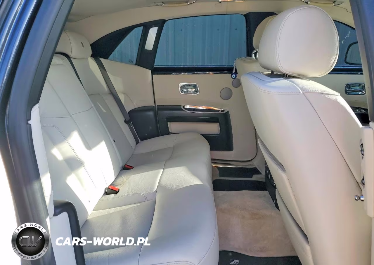 2010 Rolls-Royce Ghost VIN:SCA664S59AUX48675 - 10
