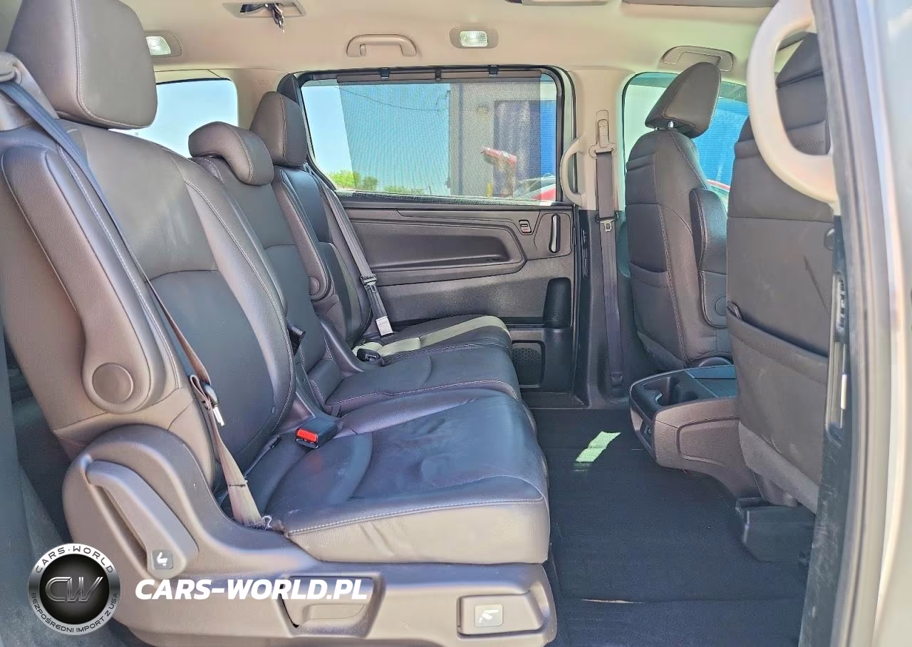 2021 Honda Odyssey Touring VIN:5FNRL6H80MB035303 - 11