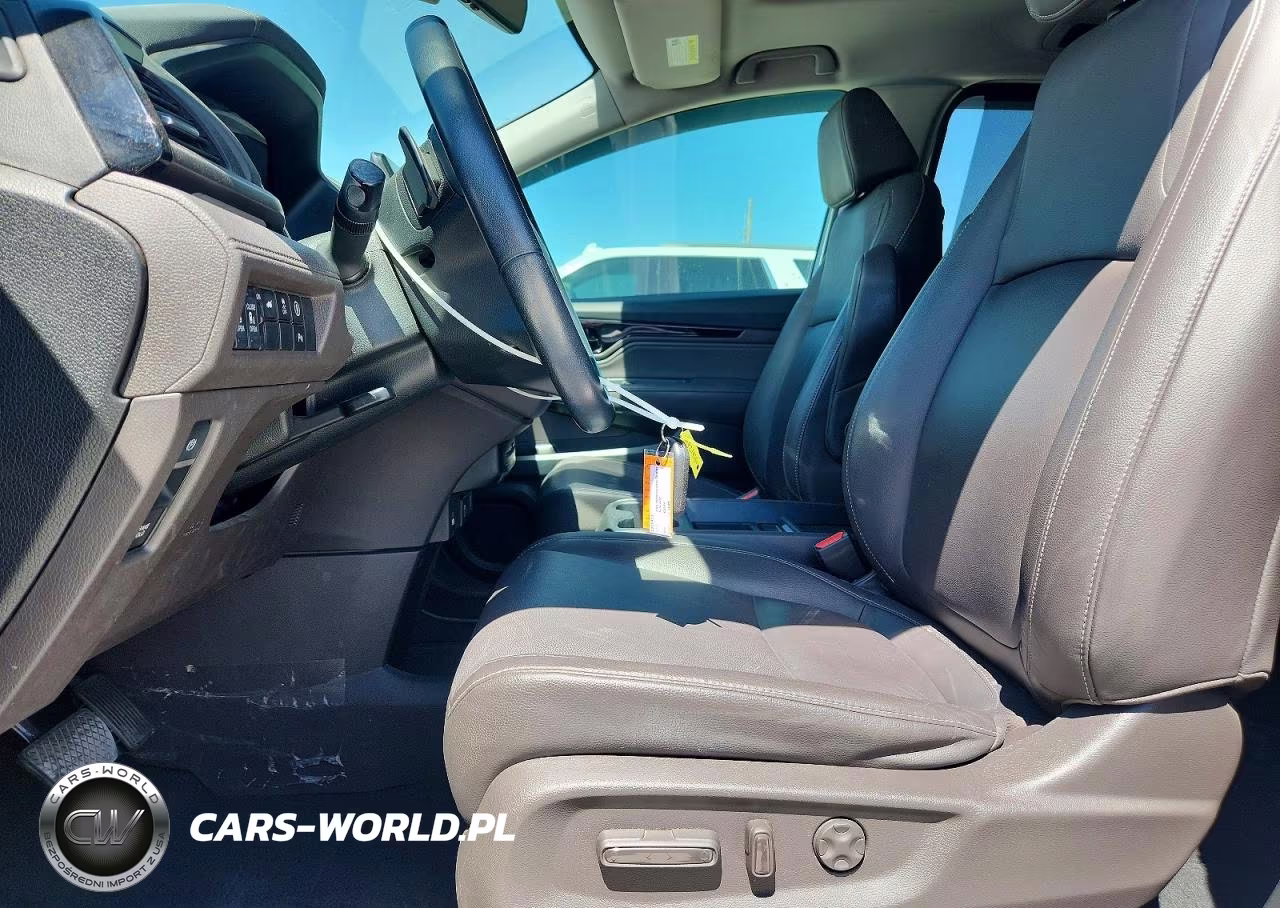 2021 Honda Odyssey Touring VIN:5FNRL6H80MB035303 - 7