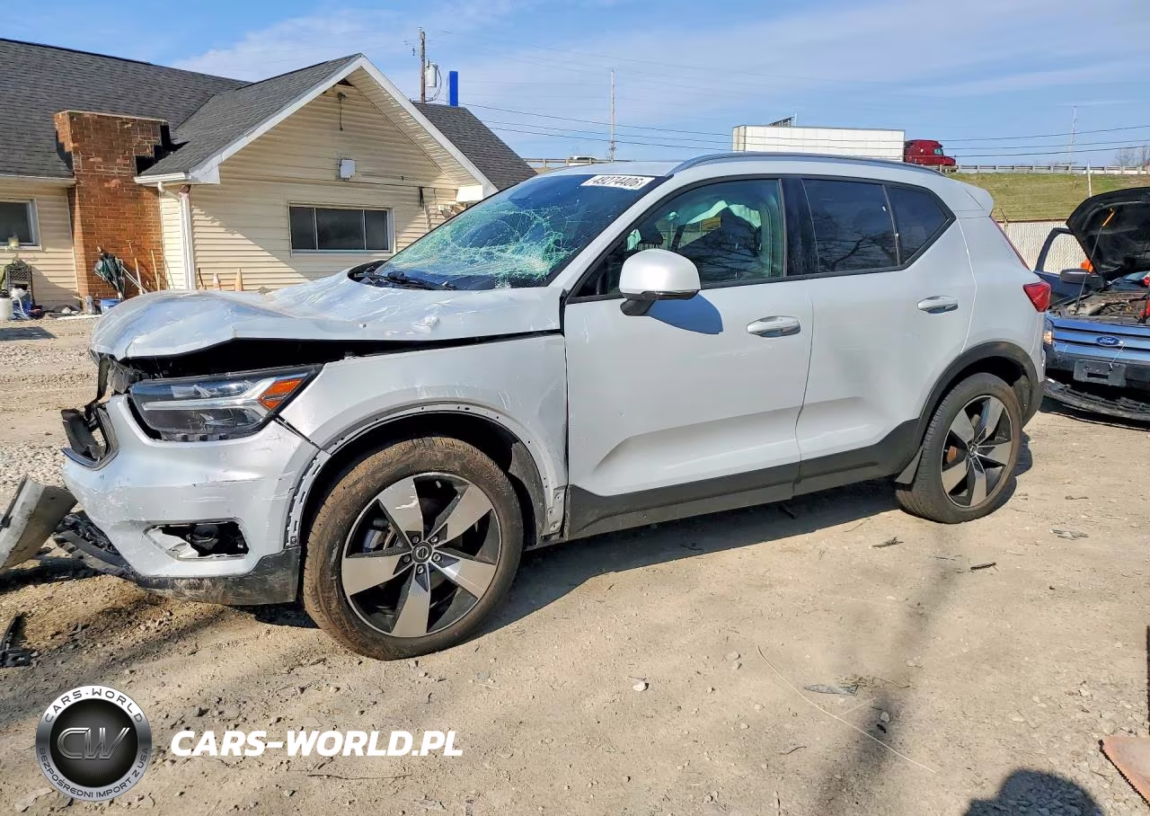 2020 Volvo Xc40 T5 Momentum