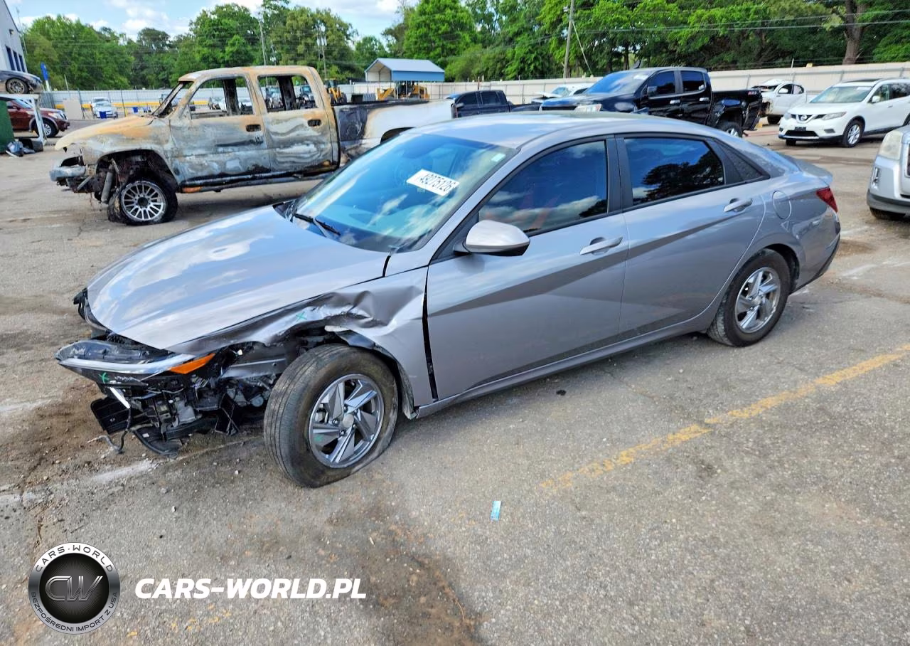 2025 Hyundai Elantra Se – zdjęcie 1 z 12