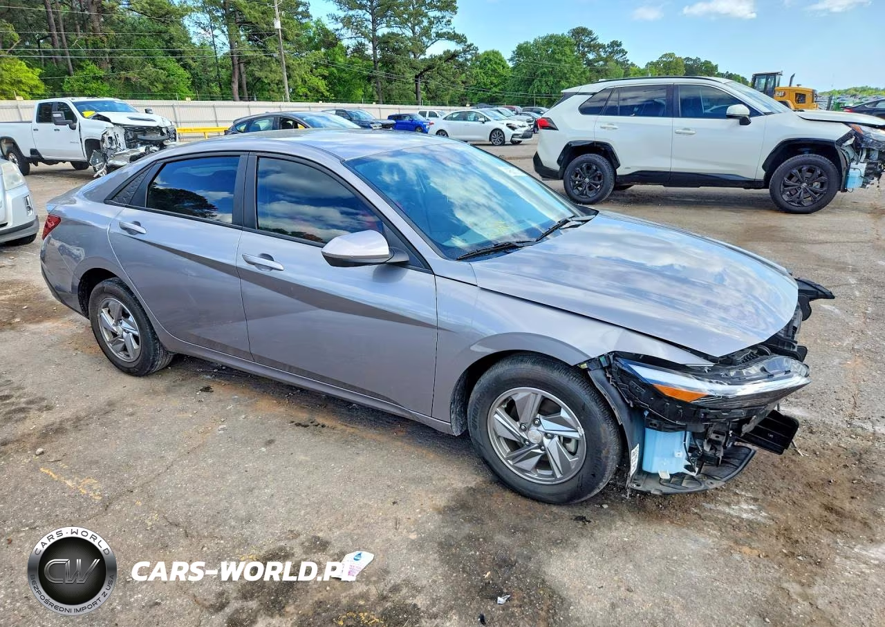 2025 Hyundai Elantra Se VIN:KMHLL4DGXSU920065 - 4